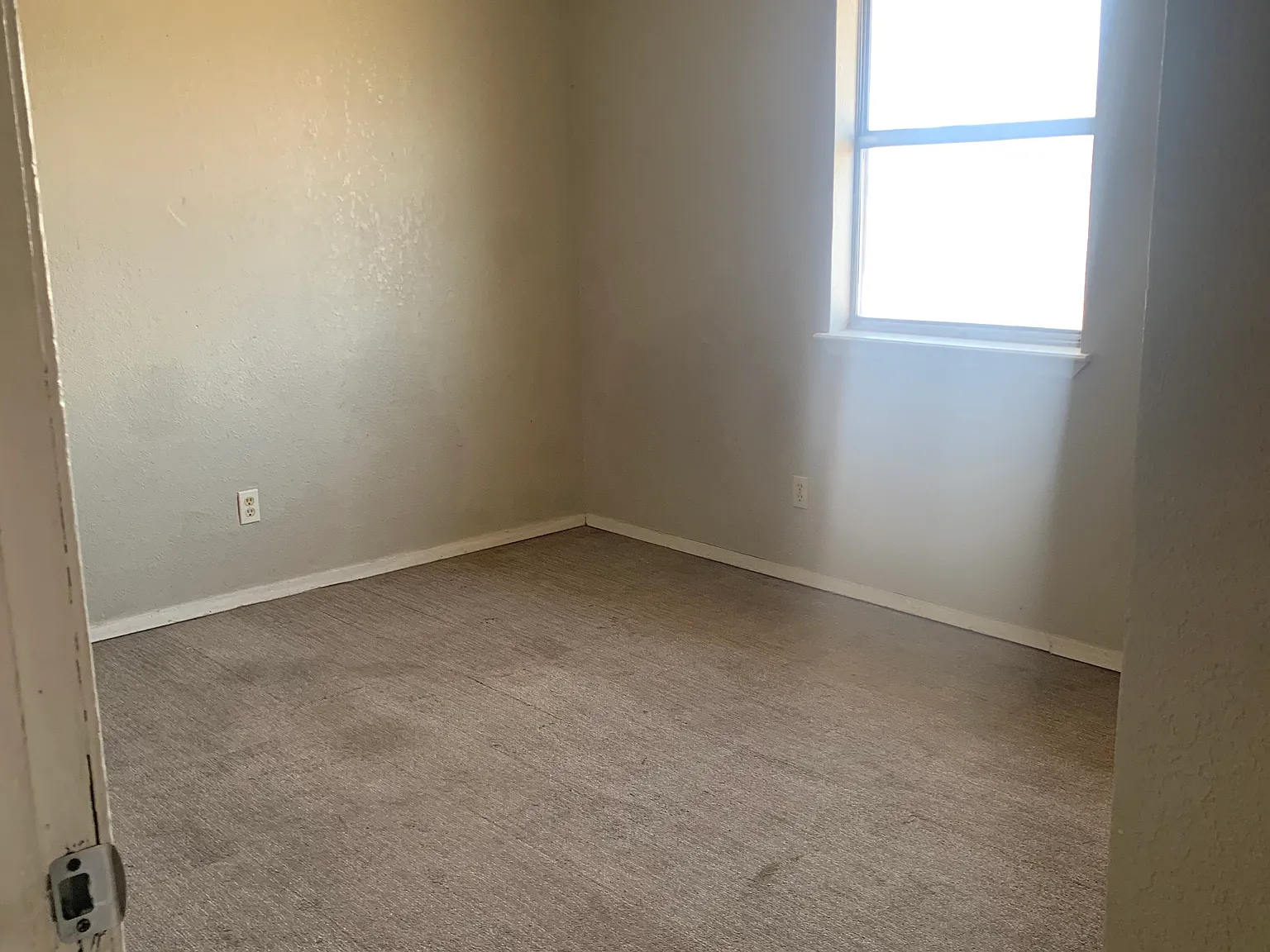 2 bed, 750 sqft, $700 — Photo 4