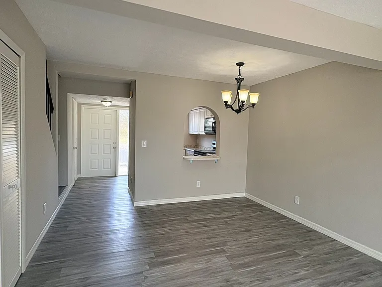 1123 SW 48th Ter #104 — Photo 5
