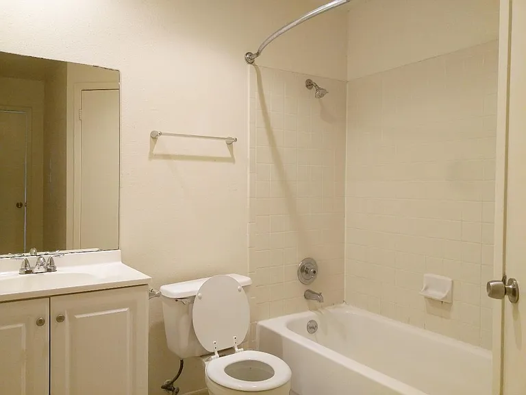 2527 Corian Glen Dr — Photo 6