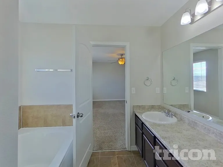 7407 Benecia Dr — Photo 8