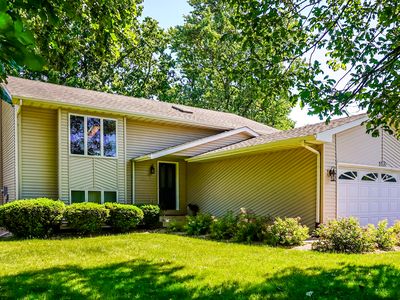 1530 Happy Valley Rd, Crown Point, IN, 46307