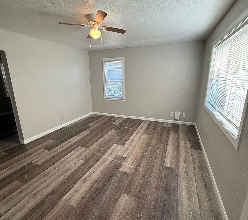 1st image of 2100 Main St SE #2112