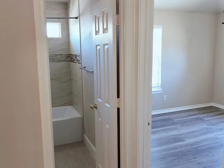 8001 Case Dr — Photo 90