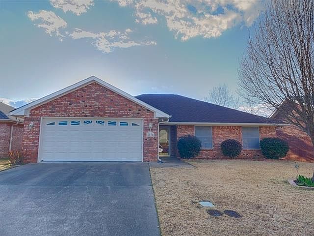 1st image of 1721 Heritage Dr