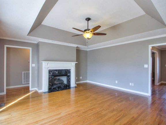 5th image of 615 Lilycrest Dr