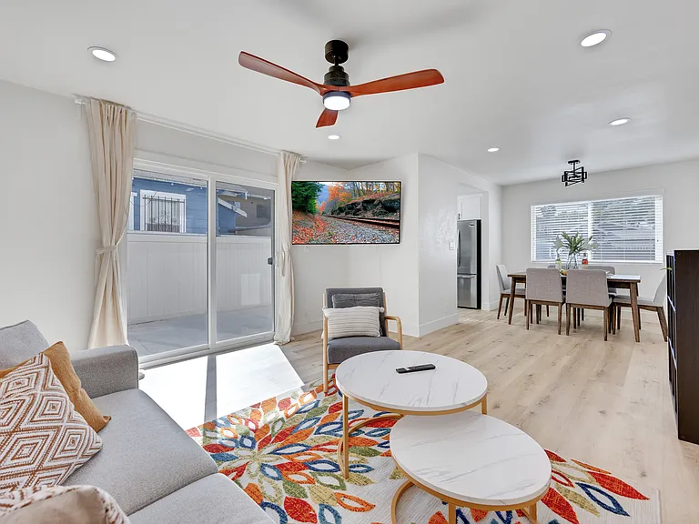 1075 Molino Ave #1 — Photo 29