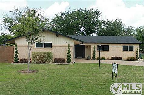 1st image of 205 Collins Dr