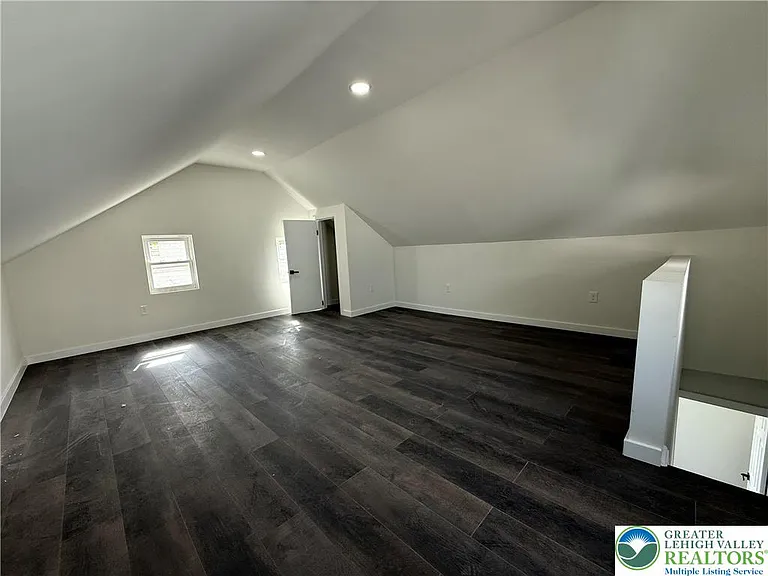 729 3rd St — Photo 21
