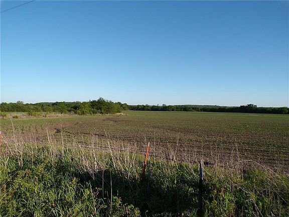 3rd image of 1076 Xavier Rd