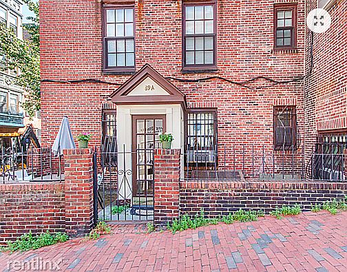 89 Myrtle St. Boston - Beacon Hill Building Photo 1
