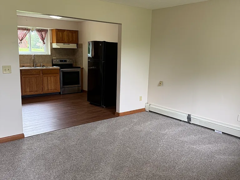 1369 Cayuga Ave — Photo 13