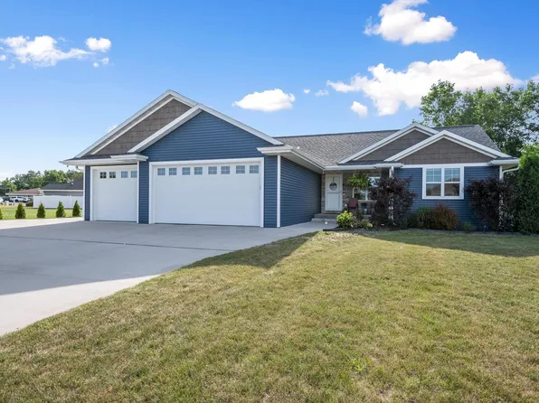 145 Whimbrel Ct, Pulaski, WI 54162