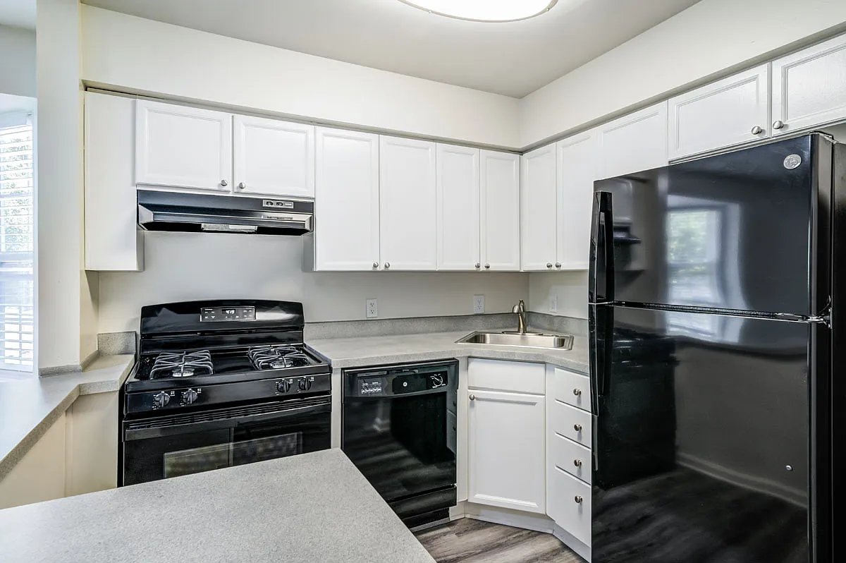 Nob Hill Apartment Homes — Photo 3