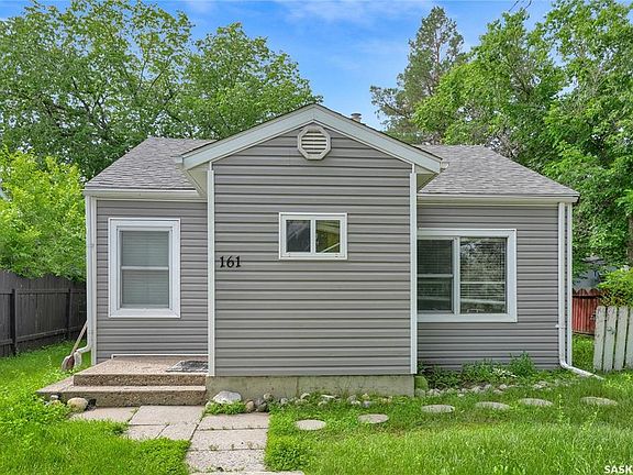 4th image of 161 Lillooet STREET E