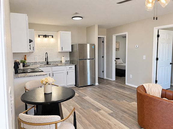 3rd image of 1305 Crutcher St #D-201