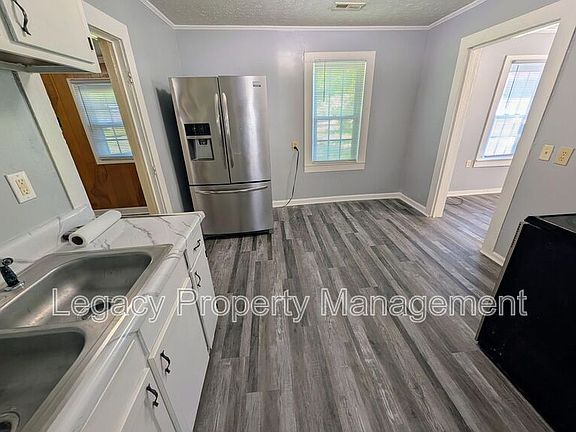 5th image of 712 S Kirkman St