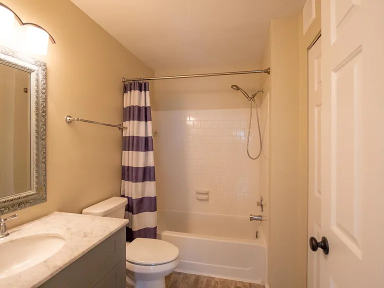 120 Fort Evans Rd SE #C — Photo 18