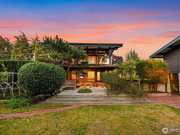 3rd image of 800 Highland Drive