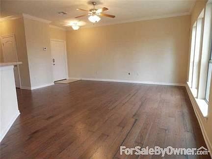 From Dining room into Living room