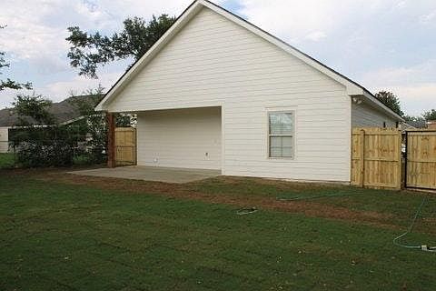 3rd image of 10 Hackberry Cir