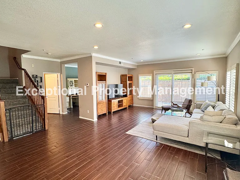 7331 Shelby Pl #108 — Photo 2