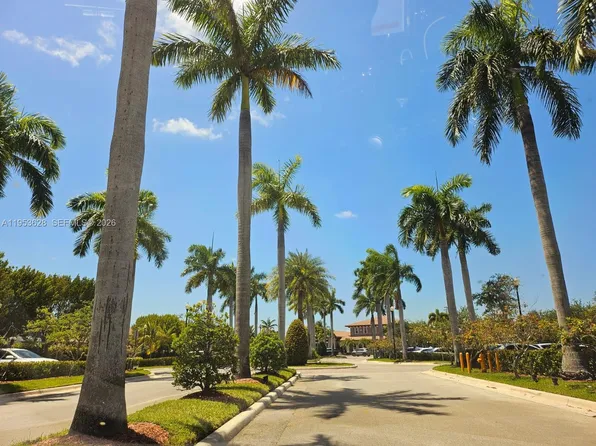 22526 SW 89th Pl, Cutler Bay, FL 33190