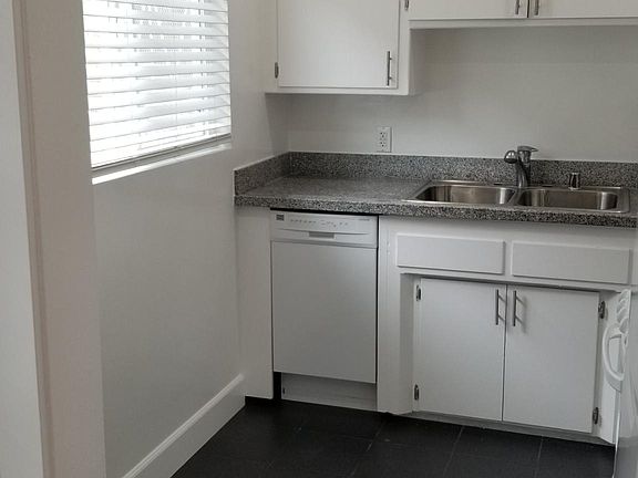 4th image of 7062 Lanewood Ave #3