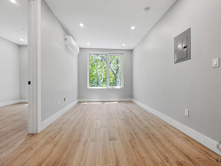 809 Midwood St #2B — Photo 9