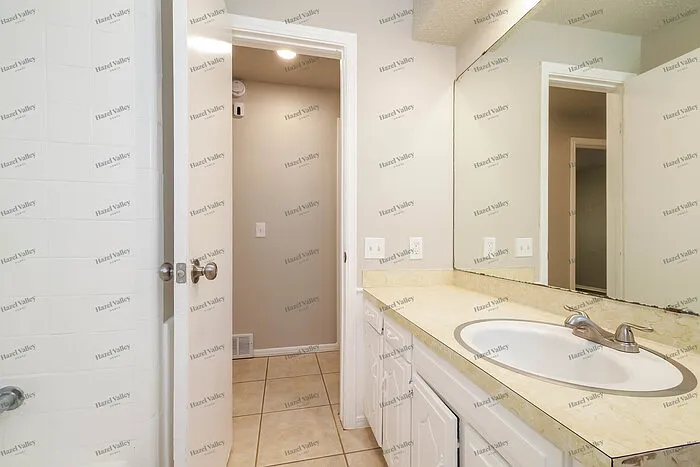 5300 Creekwood Ter — Photo 10