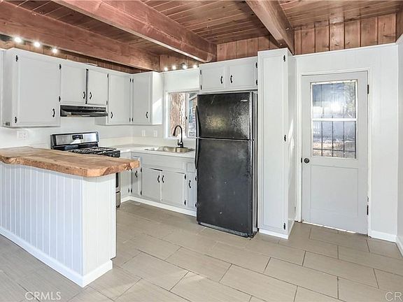 3rd image of 440 W Mojave Blvd #2