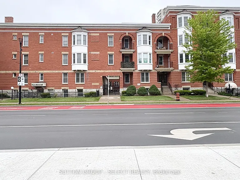 440 Wellington St #103 — Photo 3