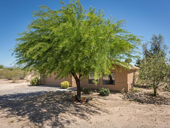 3rd image of 8020 S Farmhills Pl