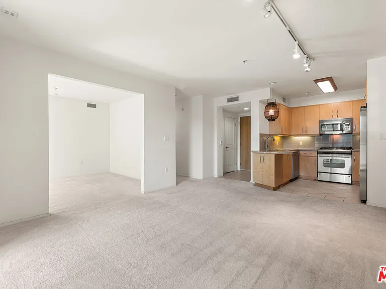 267 S San Pedro St #213 — Photo 16