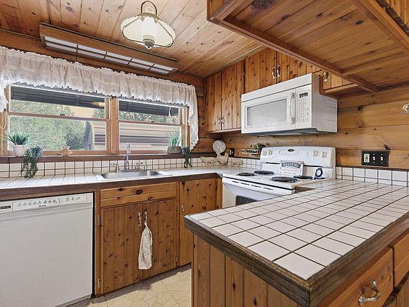 5th image of 1937 SE Mountain Rd