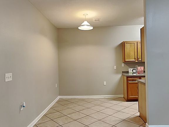 5th image of 8172 Oden Ave