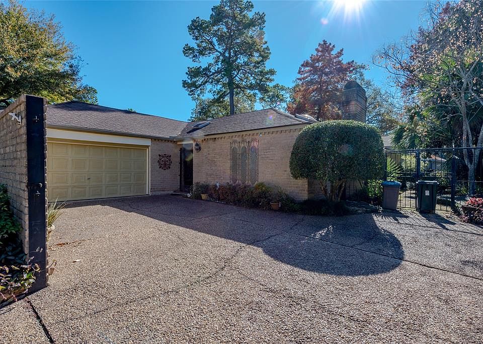 1st image of 10807 Cypresswood Dr