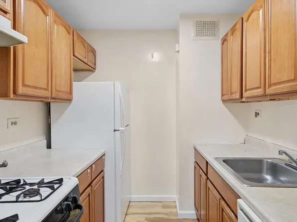 150-38 Union Turnpike image 5 of 13