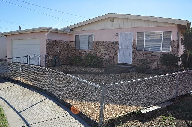 1st image of 3016 E 9th St