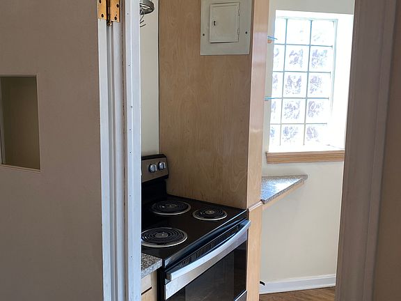 3rd image of 2378 Euclid Heights Blvd APT 3B