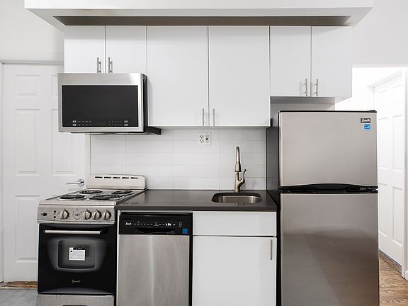 2nd image of 341 W 45th St APT 401