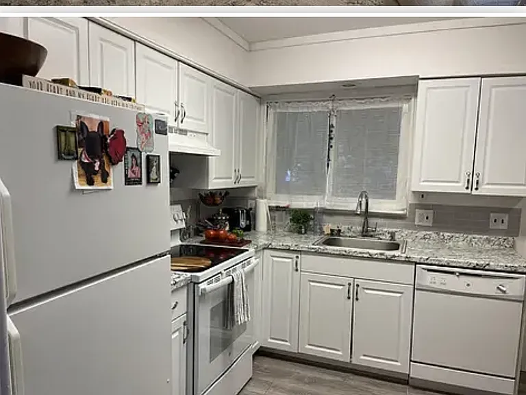 33 Chapman Blvd — Photo 9