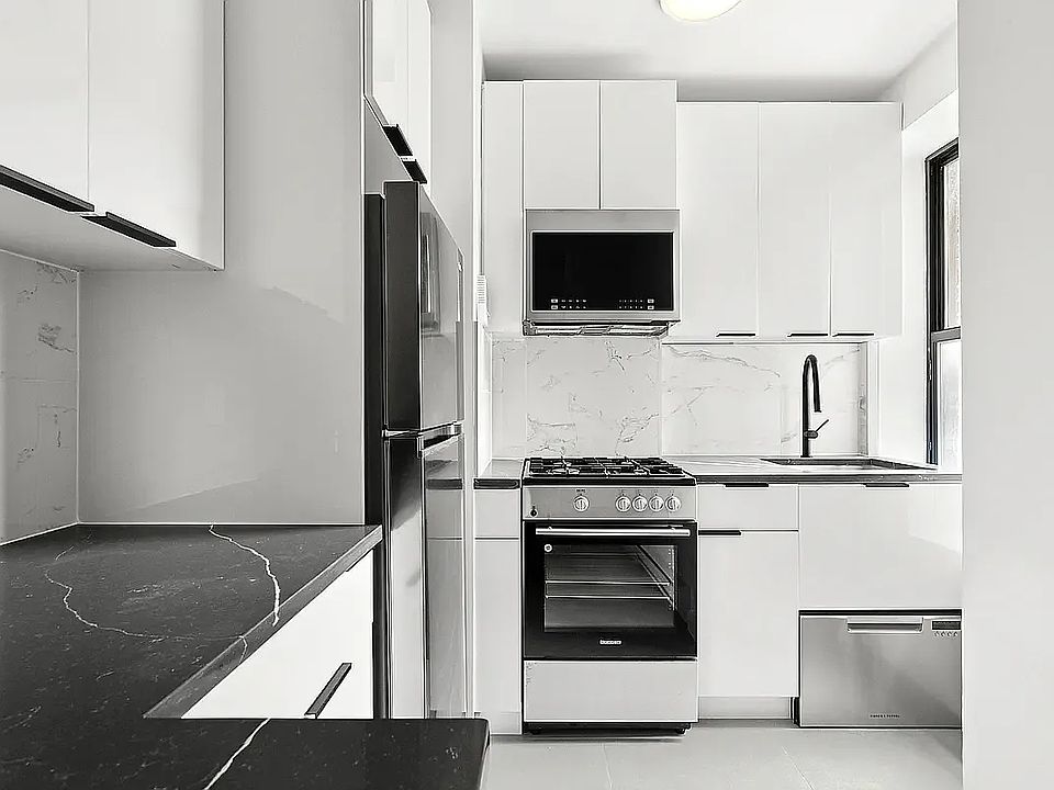 1st image of 1875 Lexington Ave #4CC