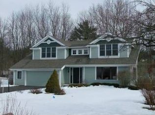 85 Harvest Ln, Shelburne, VT 05482
