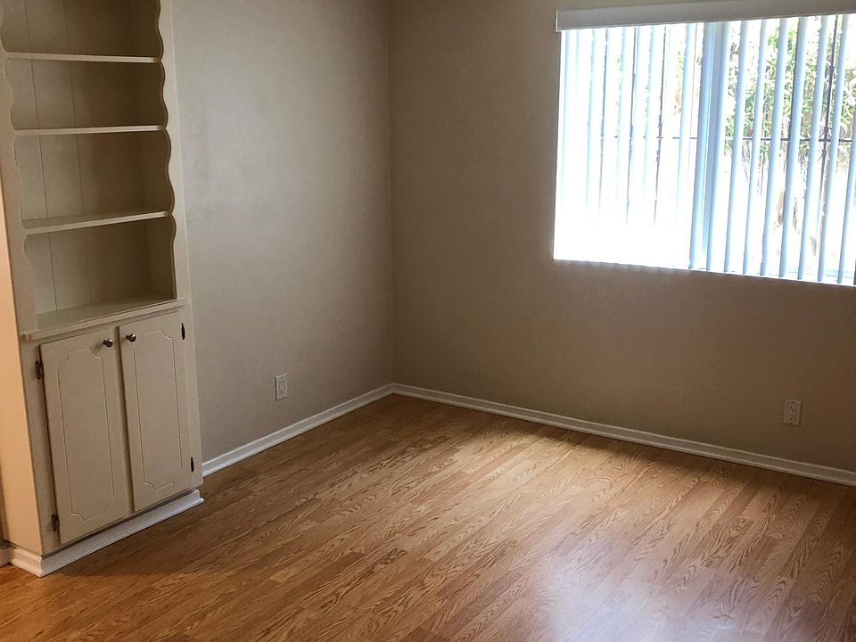 2nd image of 4554 Campus Ave APT 4