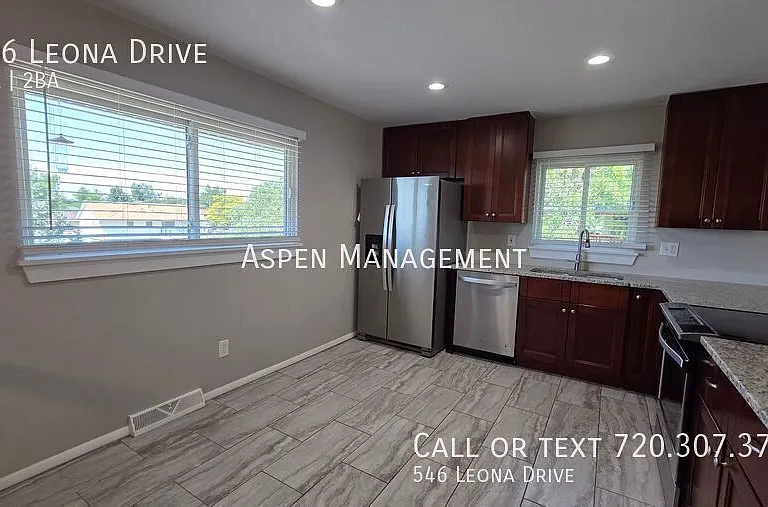 546 Leona Dr — Photo 8