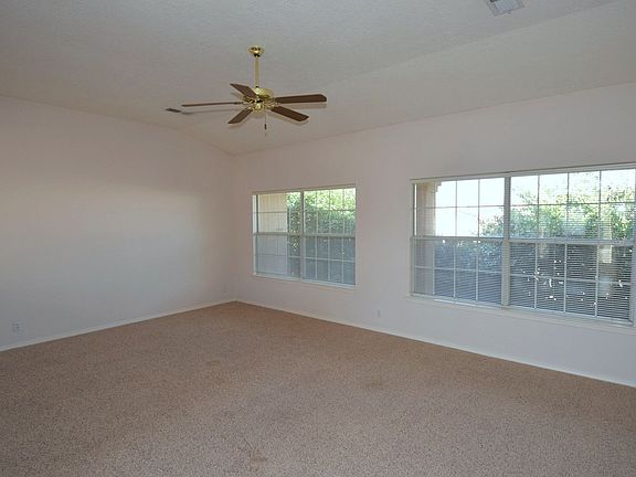 3rd image of 8615 Brighton Dr NE