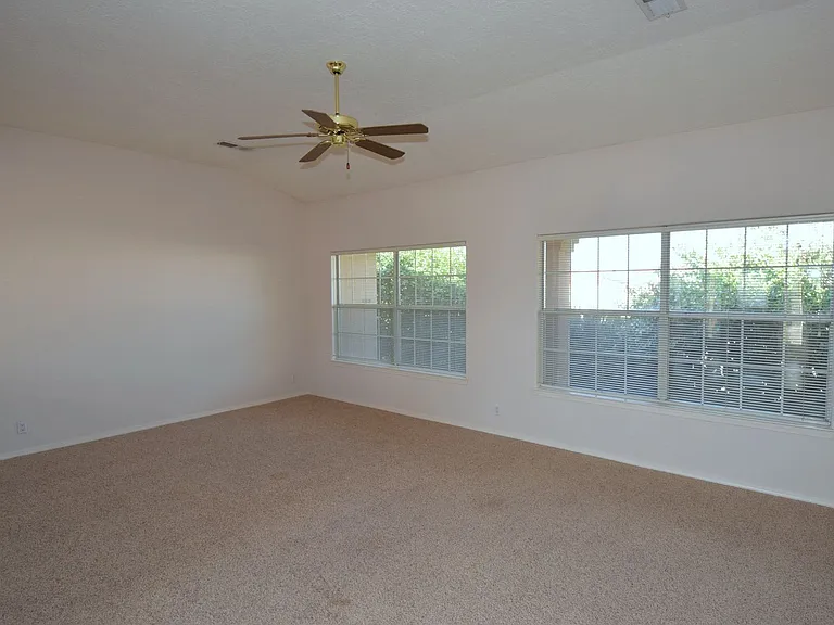 8615 Brighton Dr NE — Photo 3
