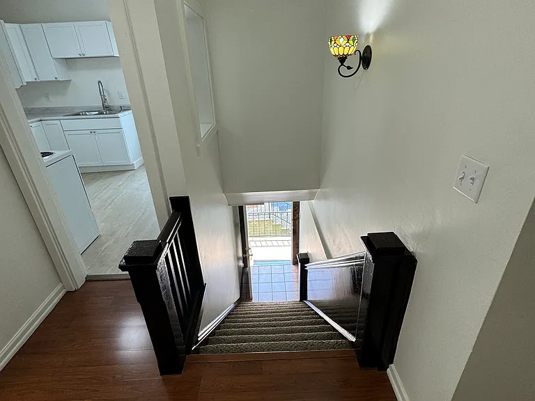 1111 Laurel St #2 — Photo 3