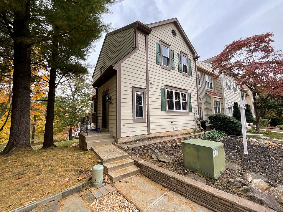 Welcome to 20140 Timber Oak Ln - park in front #206