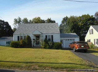 33 Woodlawn St, West Haven, CT 06516